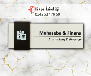 Siyah Detaylı Beyaz Muhasebe Finans Kapı İsimliği
